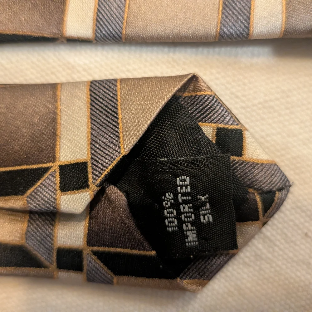 Arrow Geometric Patterned Tie 100% Silk